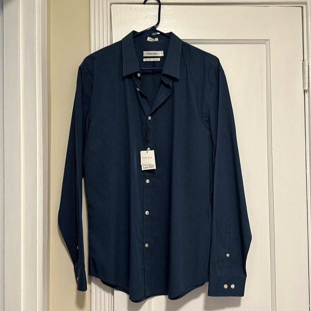 NWT Calvin Klein 100% cotton men’s button down shirt